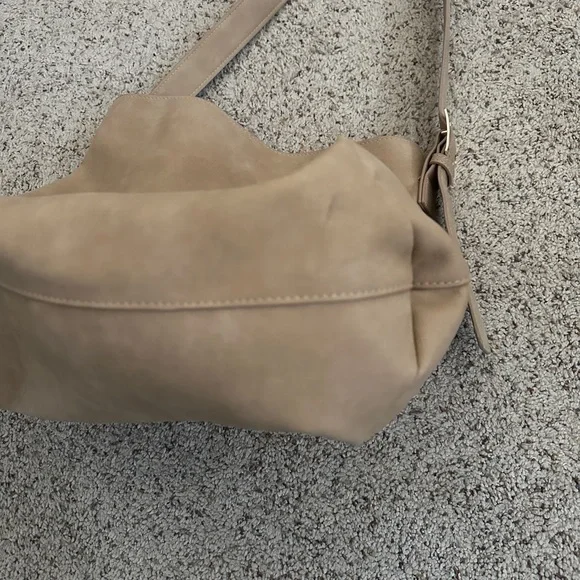 Elegant Tan Shoulder Bag - Picture 4 of 7